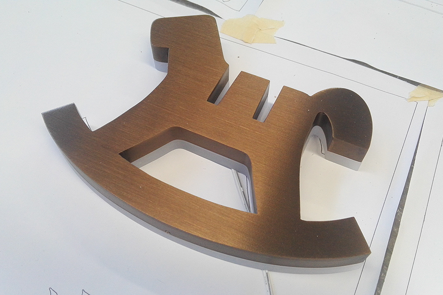 設(shè)計(jì)制作金屬立體字具備哪些特征？
